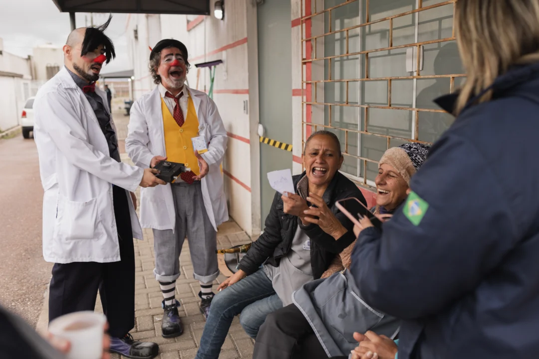 Imagem de destaque - Projeto Nariz Itinerante leva palhaçaria a UPAs, CAPS e hospitais públicos de Curitiba e região metropolitana