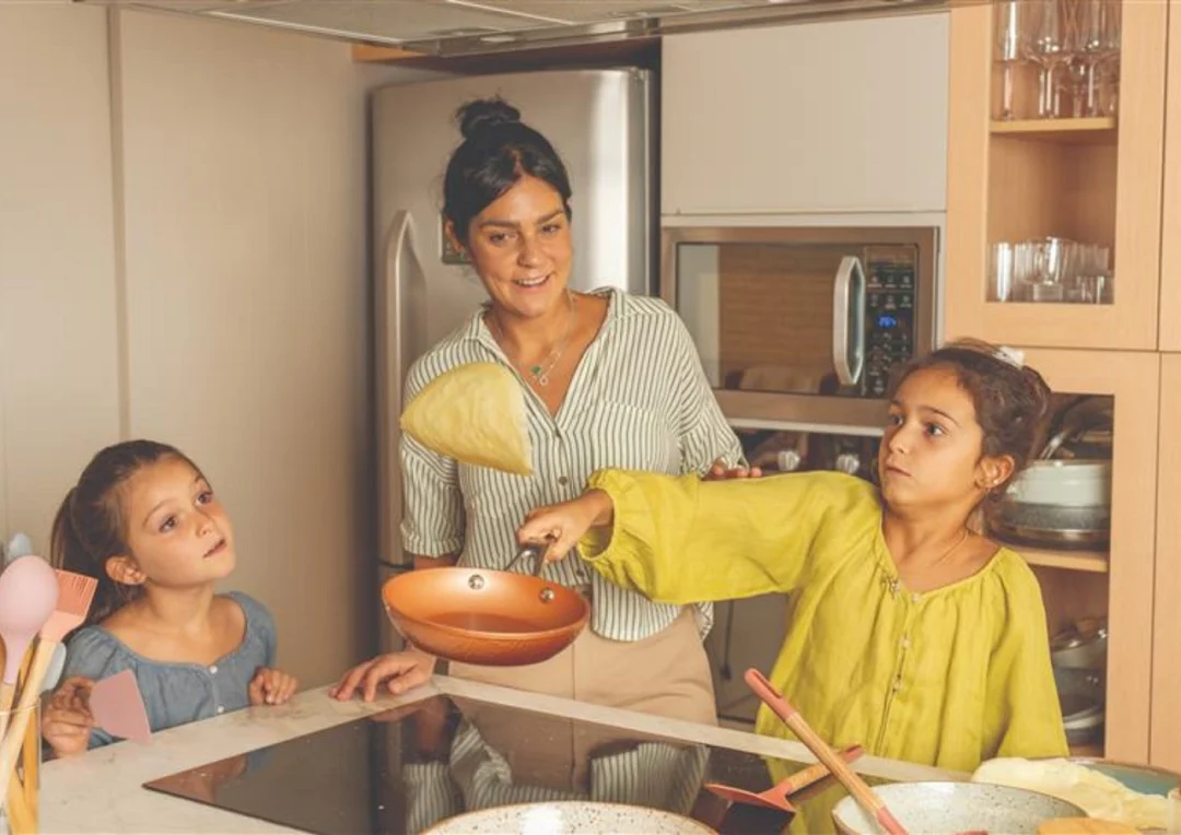 Imagem de destaque - Livro “Comidinhas mágicas” inspira crianças a cozinhar e transforma a rotina em família