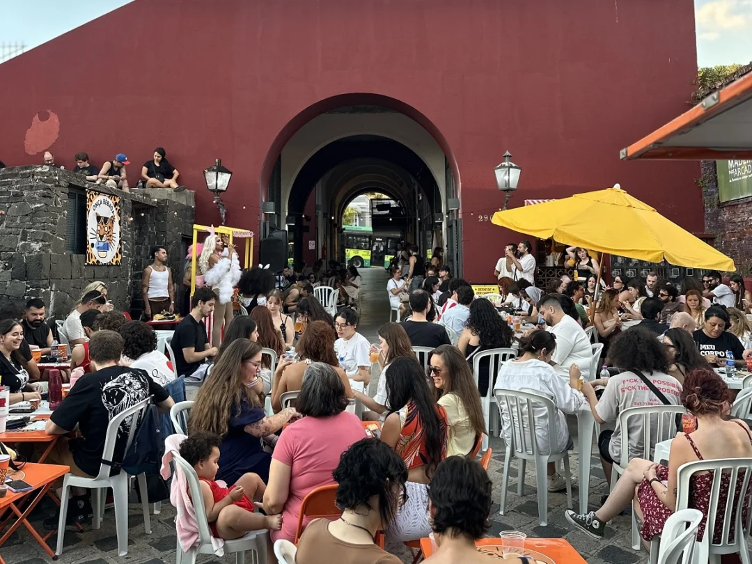 Imagem de destaque - Onça Bêbada comemora cinco anos com chope grátis, gastronomia brasileira e programação cultural em Curitiba
