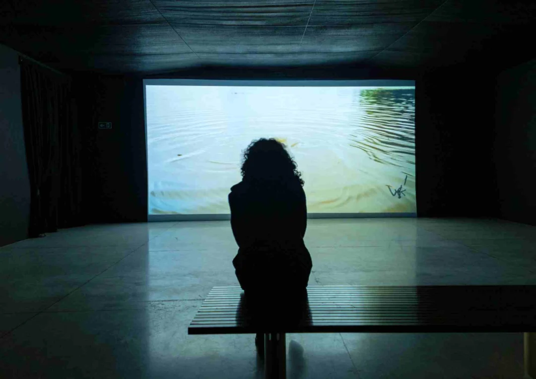 Imagem de destaque - 16ª Bienal de Curitiba reúne arte, tecnologia e experiências interativas na Sala 1 do MON