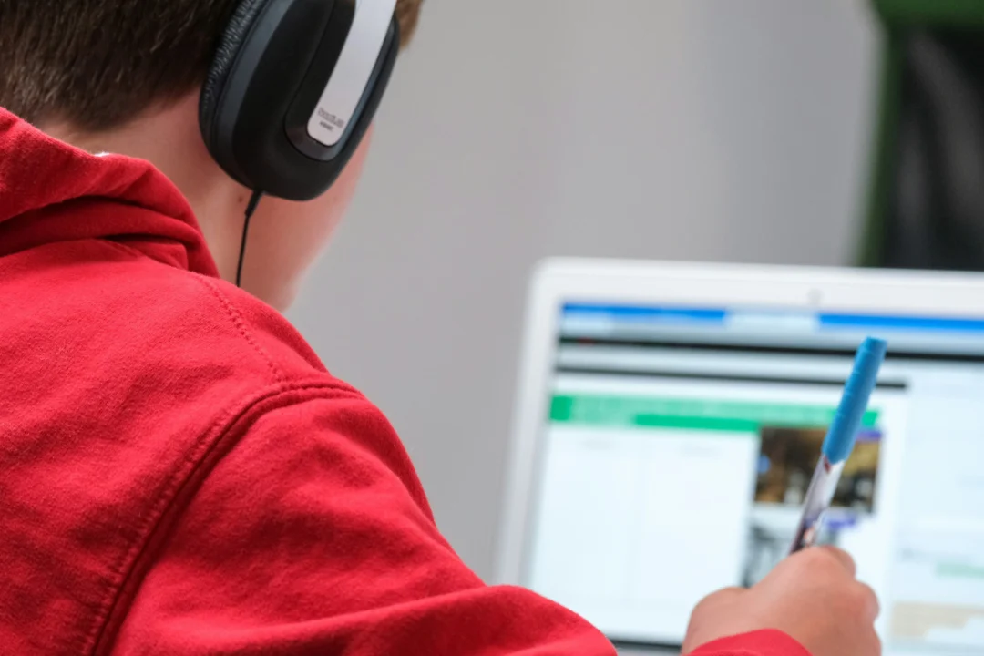Imagem de destaque - Quer aprender um novo idioma? Kultivi oferece cursos gratuitos com certificado e acesso vitalício