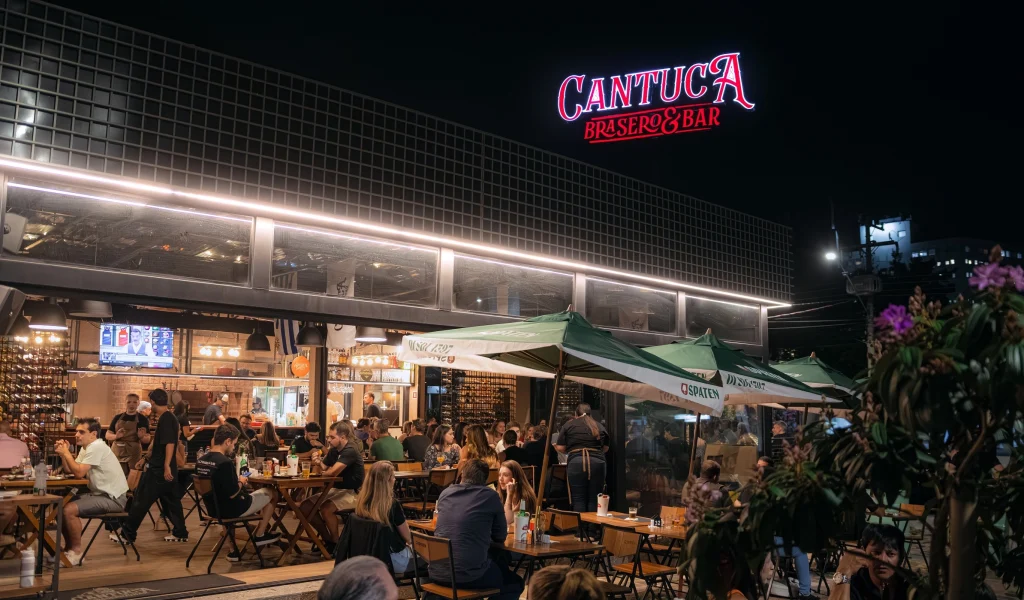Imagem de destaque - Curitiba ganha espaço na rota do pastrami artesanal, um sabor que se constrói ao longo de 14 dias
