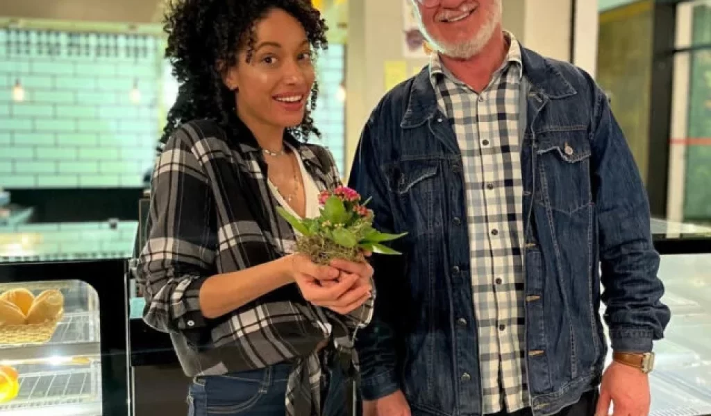 Angelica-Pimenta-ao-lado-do-ator-Haroldo-Bianchi-em-momento-de-descontracao-no-set-de-filmagem-de-Stand-Up-640x640-1