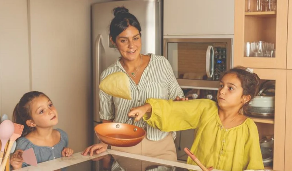 Imagem de destaque - Livro “Comidinhas mágicas” inspira crianças a cozinhar e transforma a rotina em família