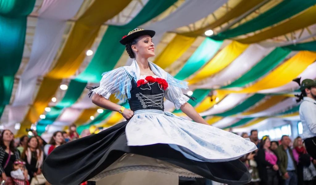 Imagem de destaque - VENDAS ABERTAS: Oktober Curitiba 2025 terá Raça Negra, João Gomes e Israel & Rodolffo