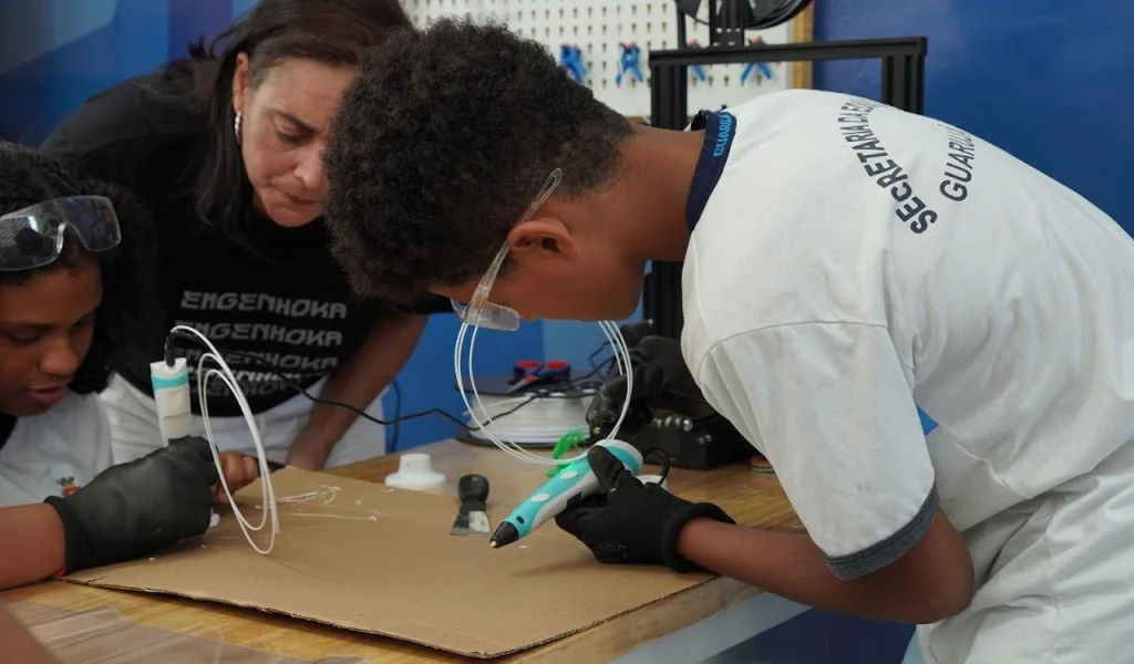 Imagem de destaque - Projeto Engenhoka leva aulas gratuitas de arte e robótica para alunos de escola pública de Curitiba